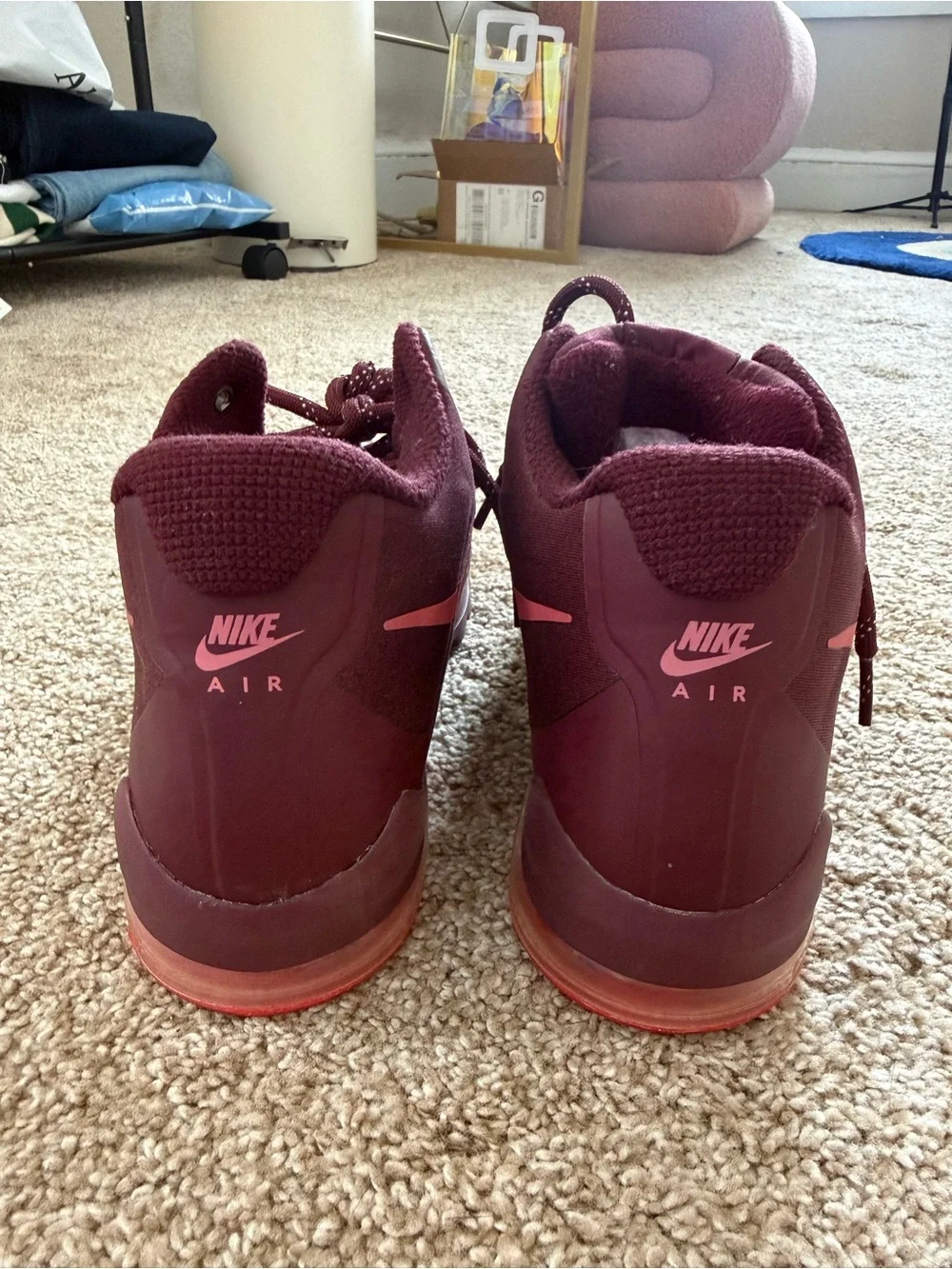 Nike Women’s Air Max Invigor Mid Burgundy Sneakers with Pink Swoosh Size 7.5